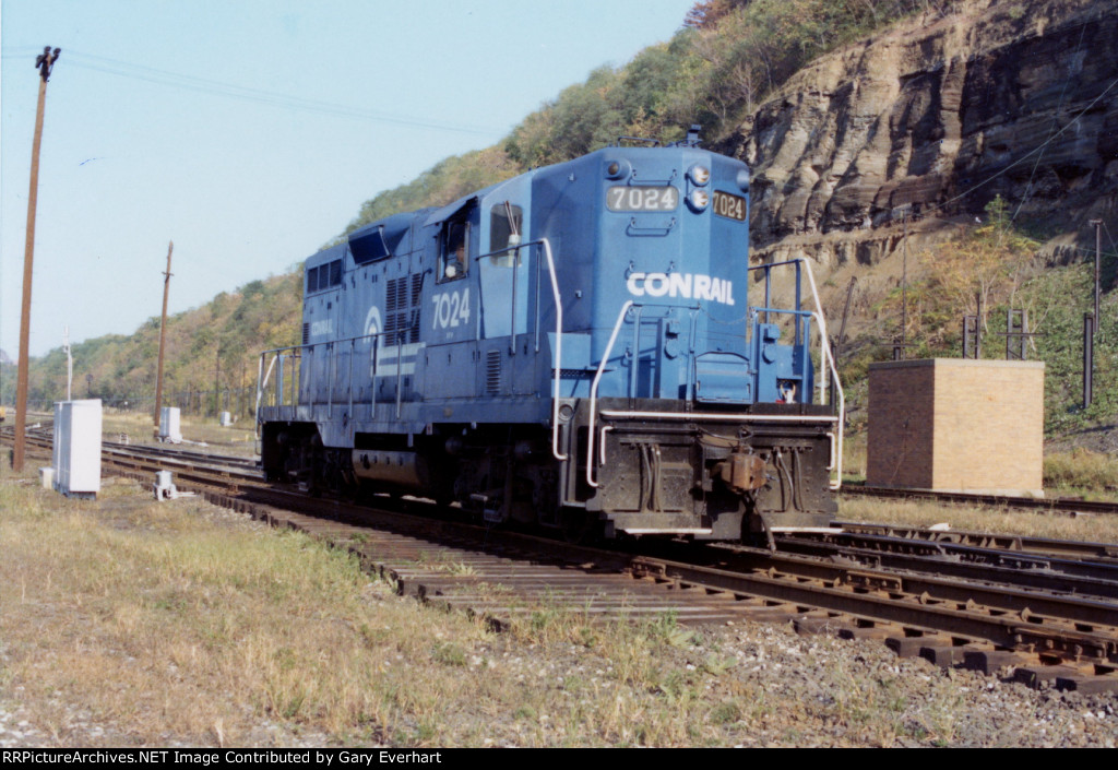 CR GP9 #7024 - Conrail